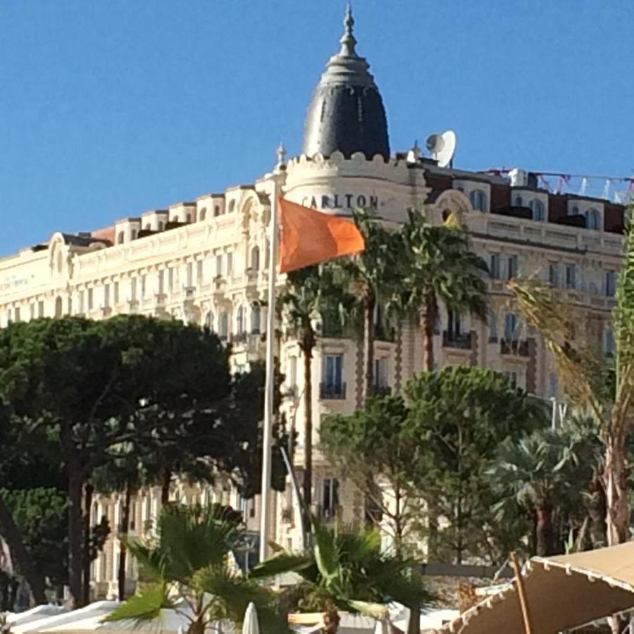 Pousada Villa Les 5 Palmiers Cannes